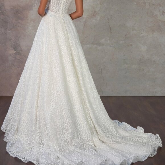 Essense of Australia Wedding Dress D4196 - Picture 3 of 3